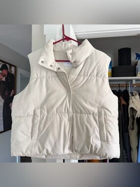 Old Navy Women’s Cream Puffer Vest - Cropped and Quilted